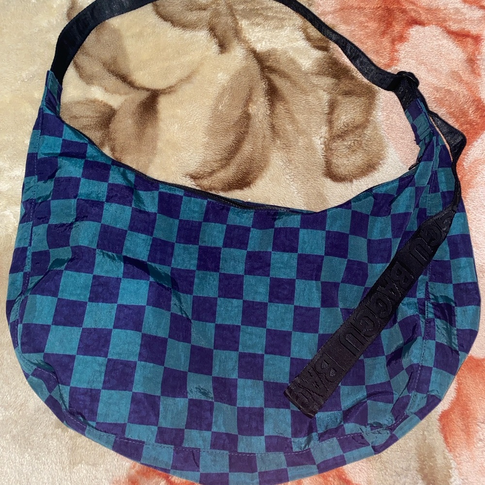 BAGGU Navy Green Check Large Crescent Bag